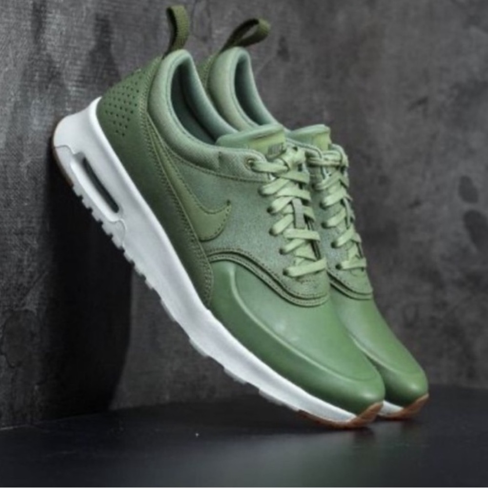 women’s Nike AirMax Thea Prm